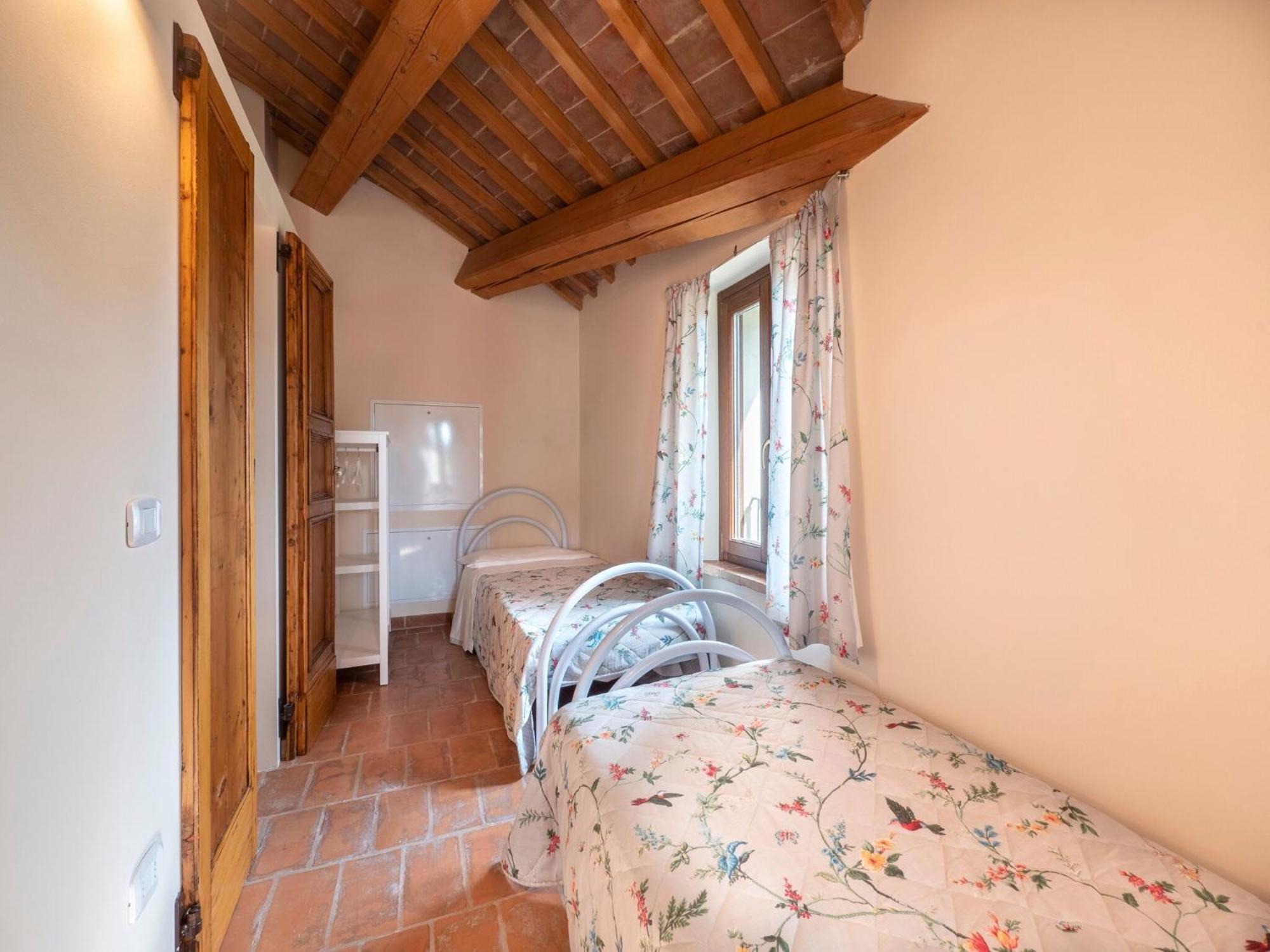 Stunning Apartment In Mombaroccio Near Metauro River Exterior foto
