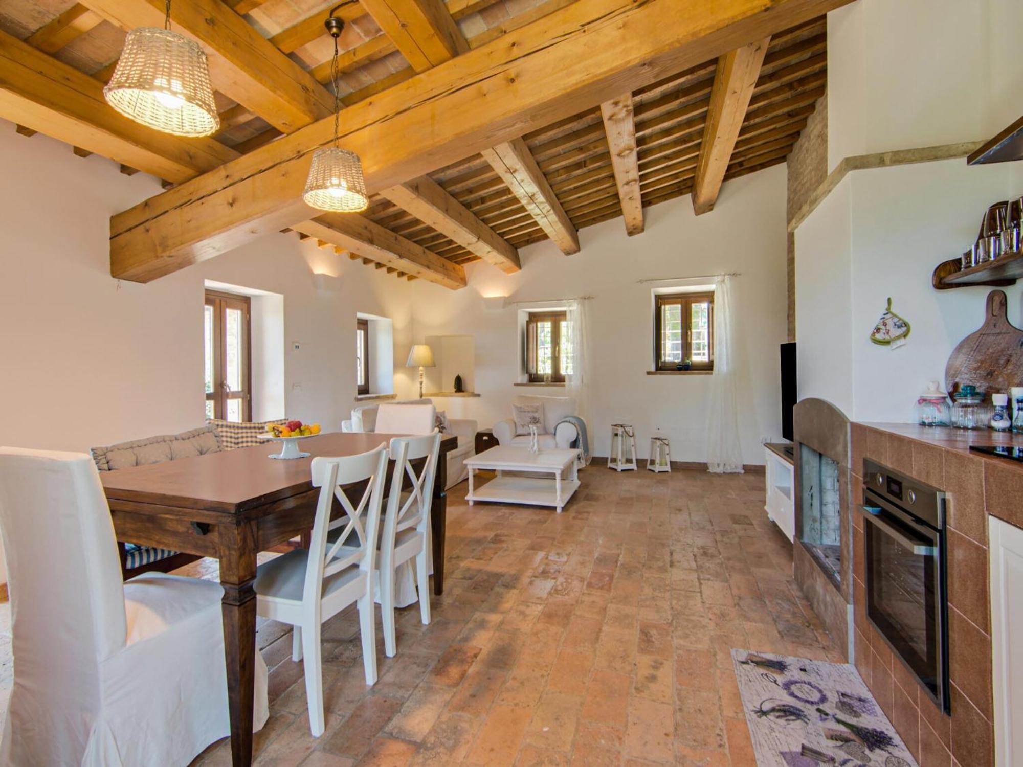 Stunning Apartment In Mombaroccio Near Metauro River Exterior foto