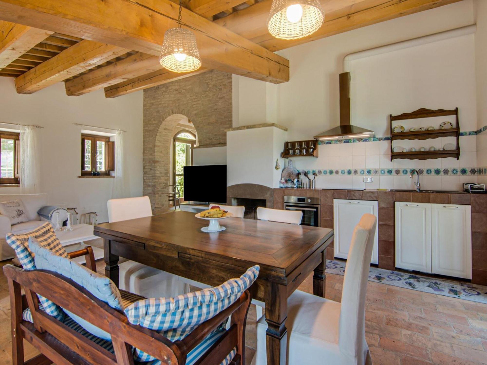 Stunning Apartment In Mombaroccio Near Metauro River Exterior foto