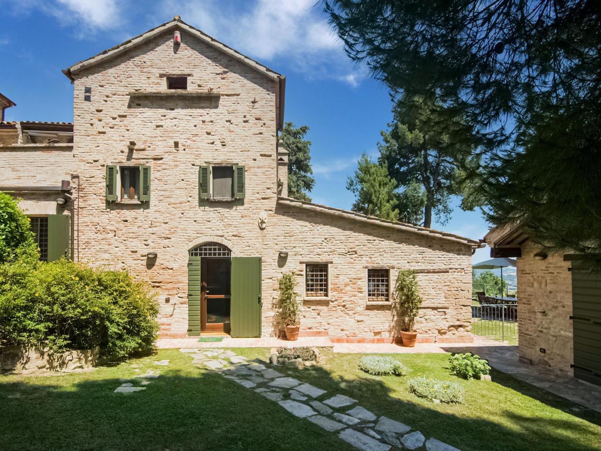 Stunning Apartment In Mombaroccio Near Metauro River Exterior foto