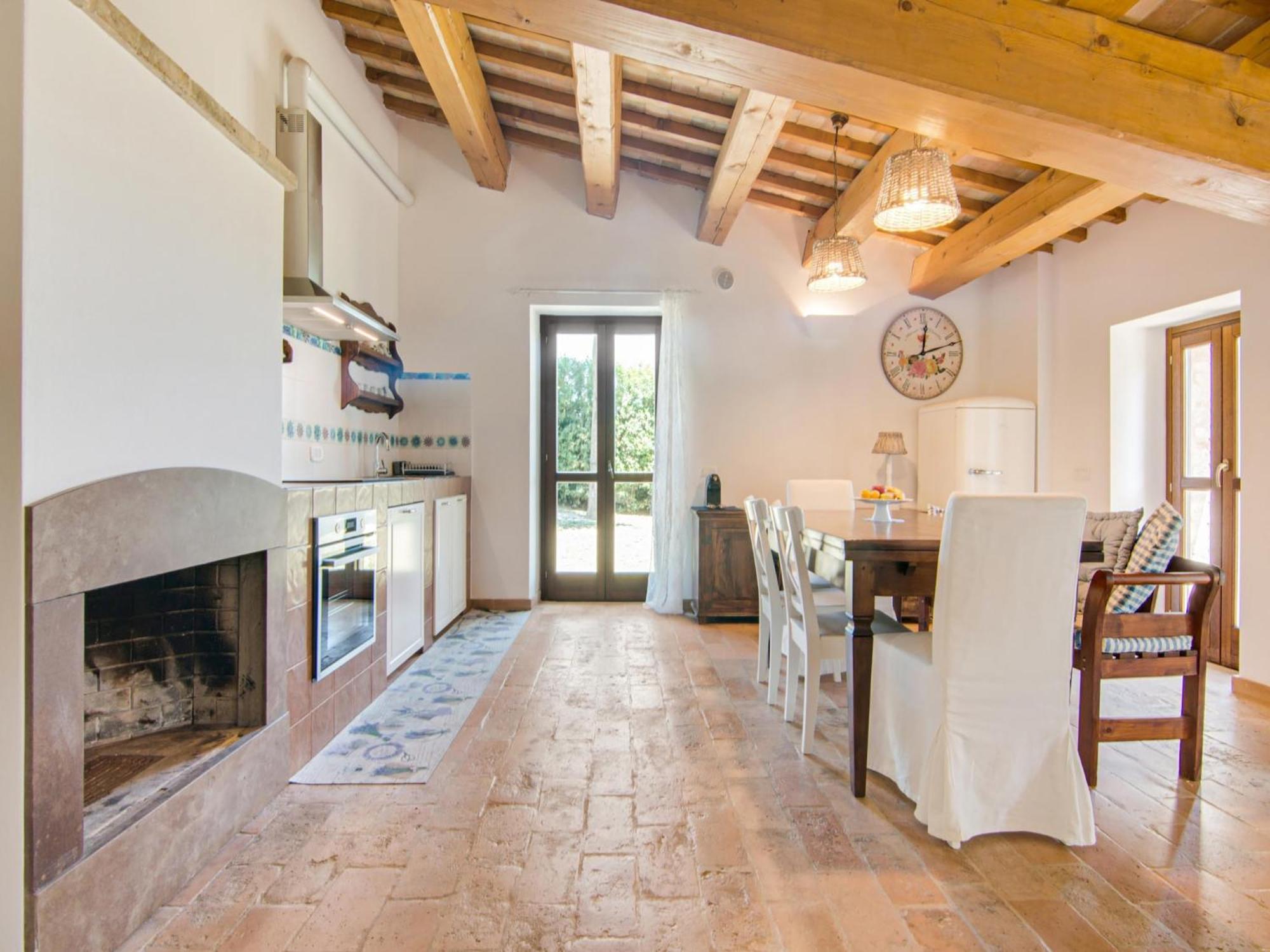 Stunning Apartment In Mombaroccio Near Metauro River Exterior foto